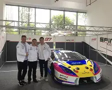 关于“强强对决”——车队之间的精彩拉锯战的信息