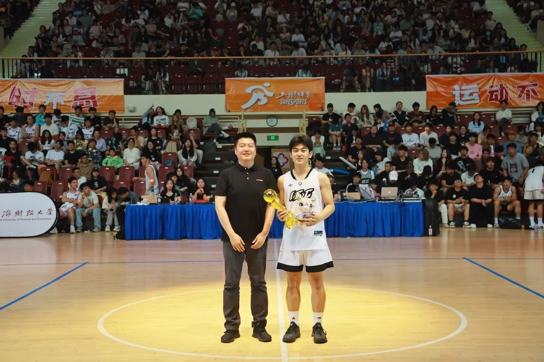 包含全国青少年“篮球+文化+科技”创新节在上海拉开帷幕的词条