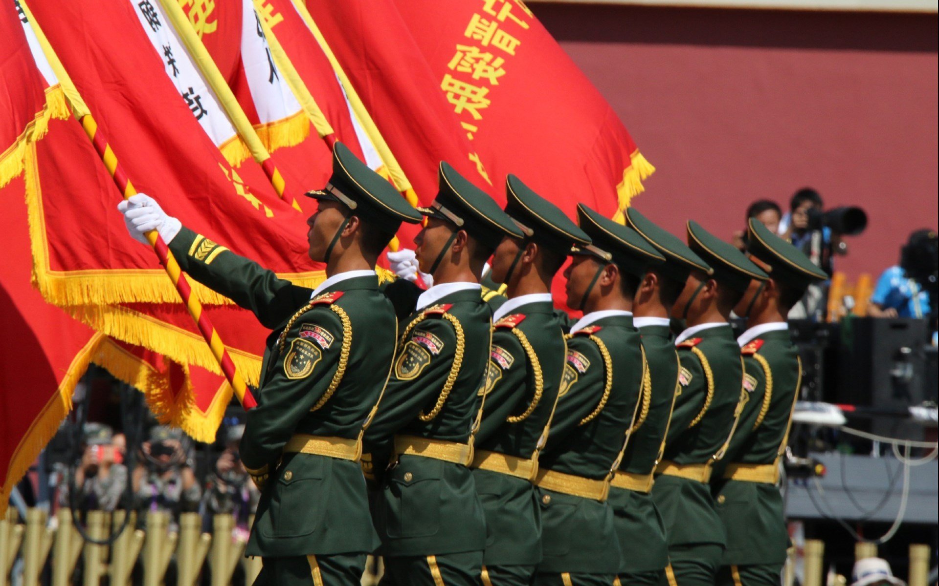 英雄联盟“巅峰对决”全球现场总决赛即将开启，英雄联盟之巅峰对决