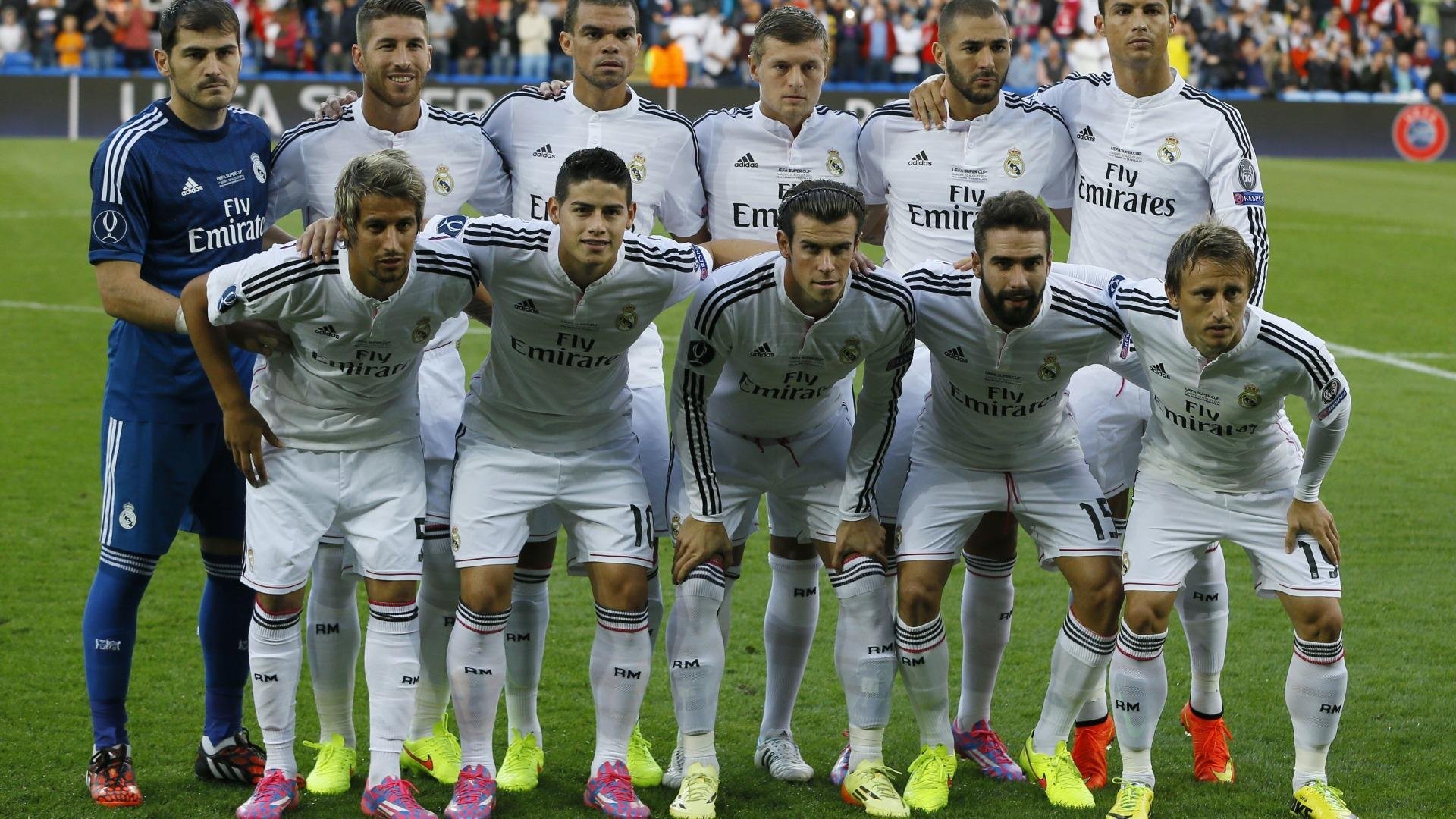 AYX体育-“德甲争冠线逐步拉近，领头羊压力增大”，德甲争四